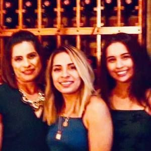 Meet your Posher, Isaura